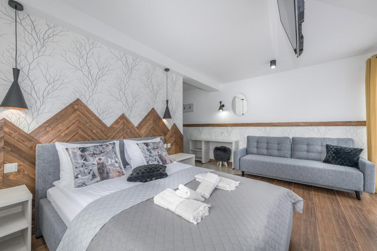 Bialy Jelen Z Basenem I Jacuzzi Bed & Breakfast Ostrowsko Dış mekan fotoğraf