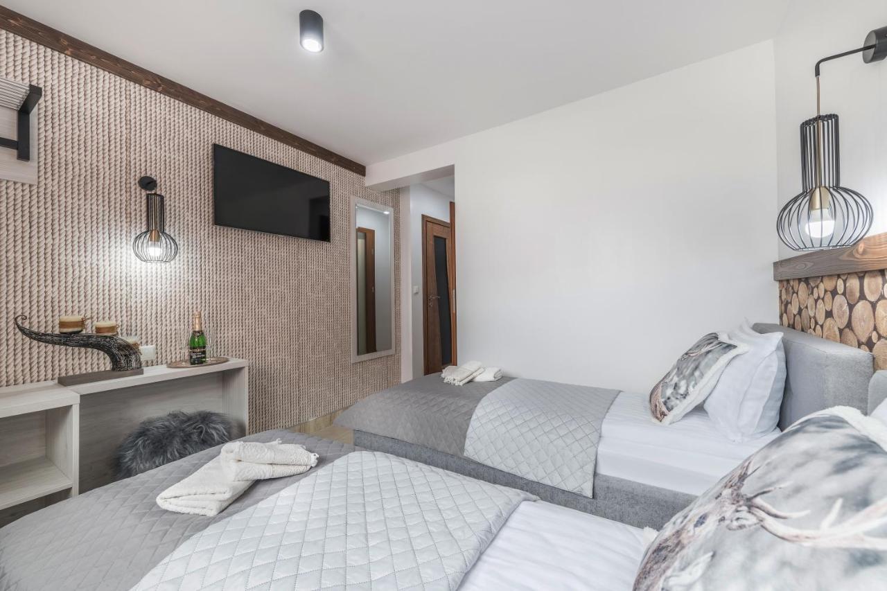Bialy Jelen Z Basenem I Jacuzzi Bed & Breakfast Ostrowsko Dış mekan fotoğraf