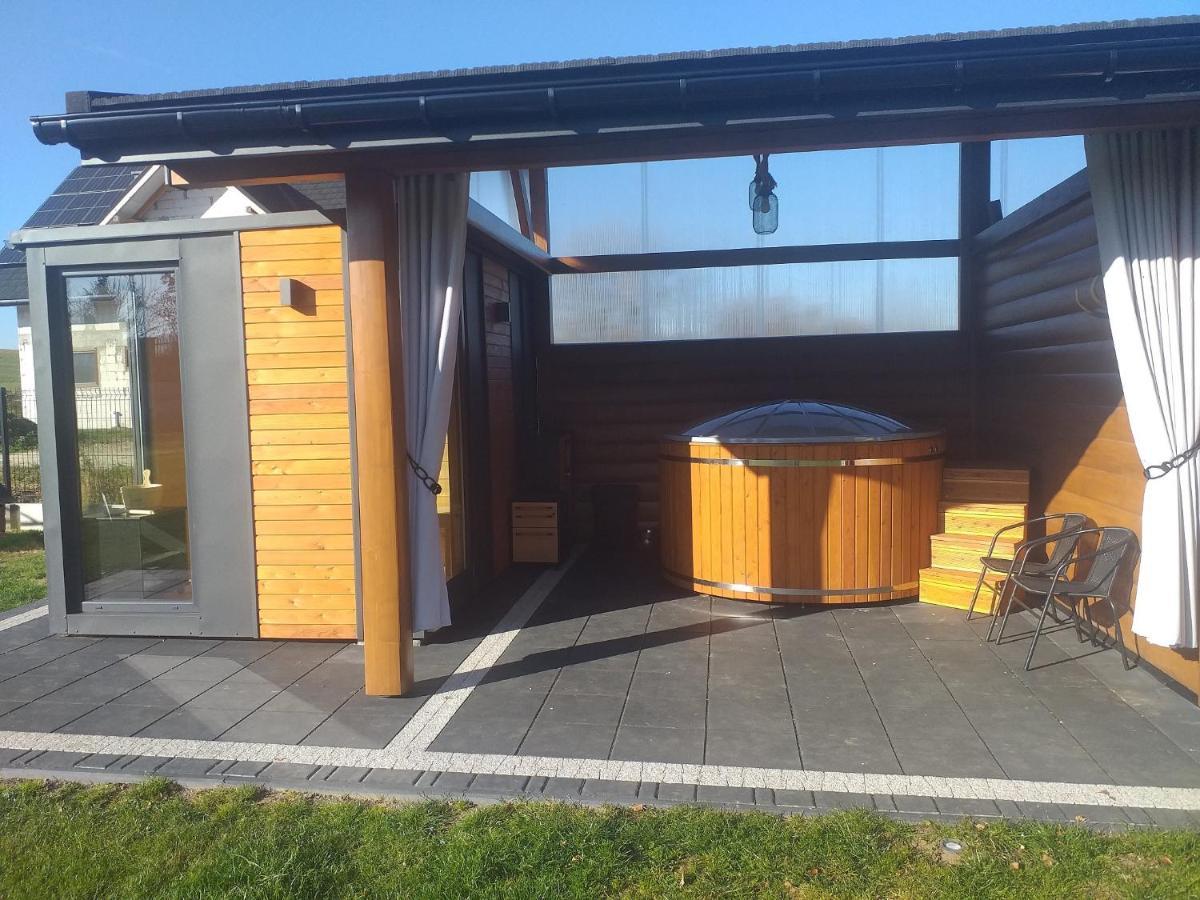 Bialy Jelen Z Basenem I Jacuzzi Bed & Breakfast Ostrowsko Dış mekan fotoğraf