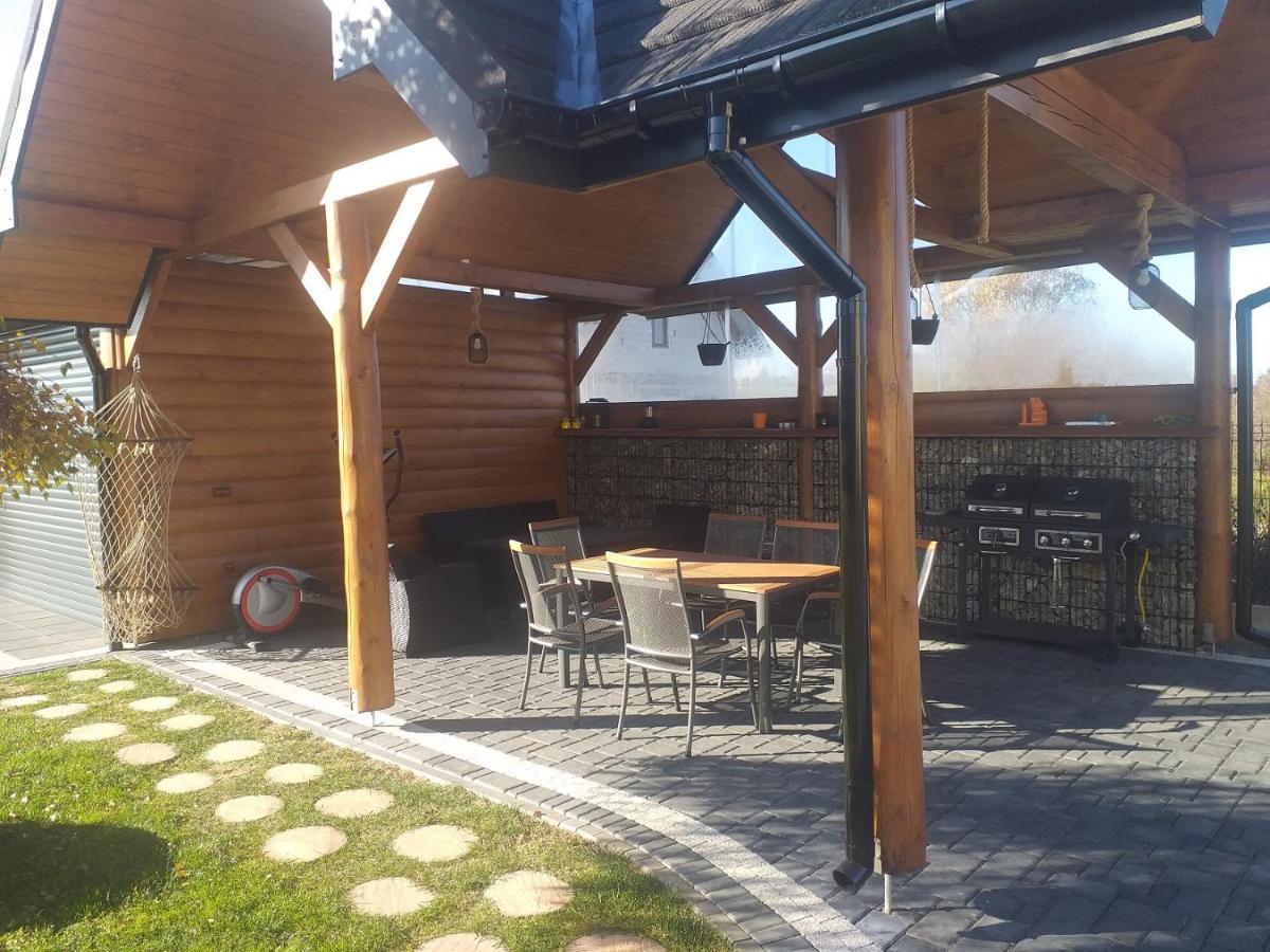 Bialy Jelen Z Basenem I Jacuzzi Bed & Breakfast Ostrowsko Dış mekan fotoğraf