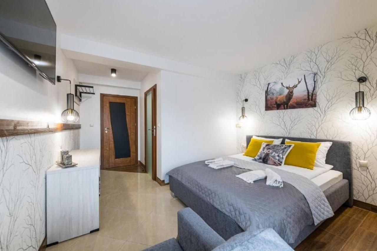 Bialy Jelen Z Basenem I Jacuzzi Bed & Breakfast Ostrowsko Dış mekan fotoğraf
