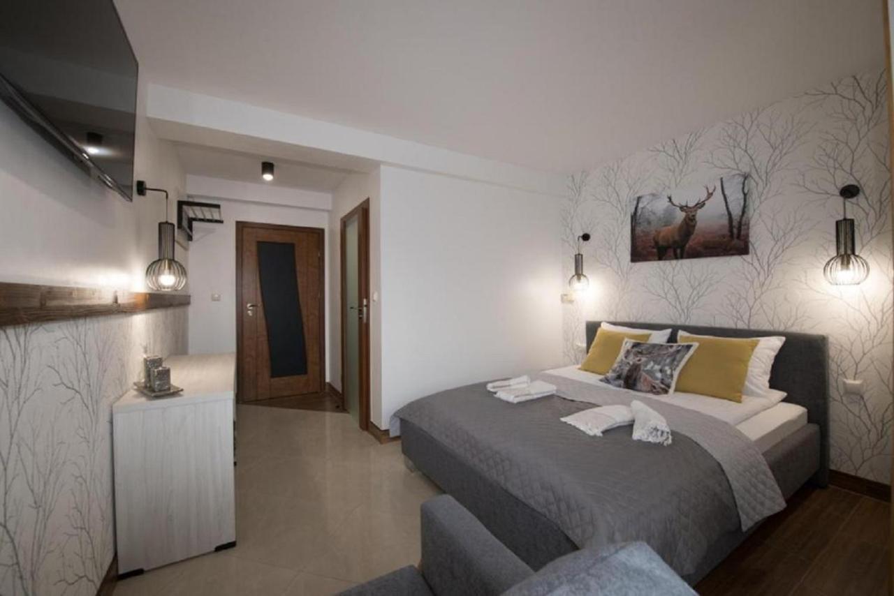 Bialy Jelen Z Basenem I Jacuzzi Bed & Breakfast Ostrowsko Dış mekan fotoğraf