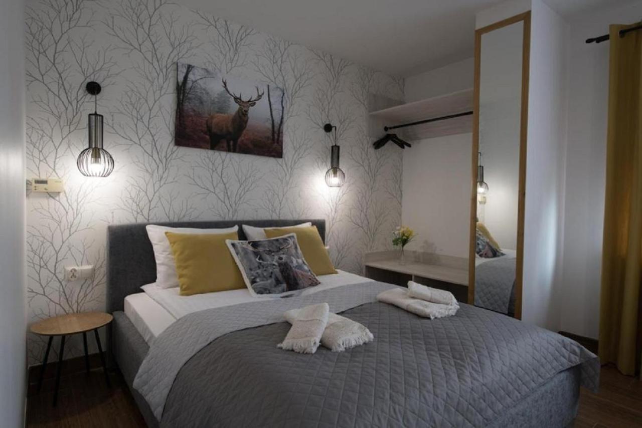 Bialy Jelen Z Basenem I Jacuzzi Bed & Breakfast Ostrowsko Dış mekan fotoğraf