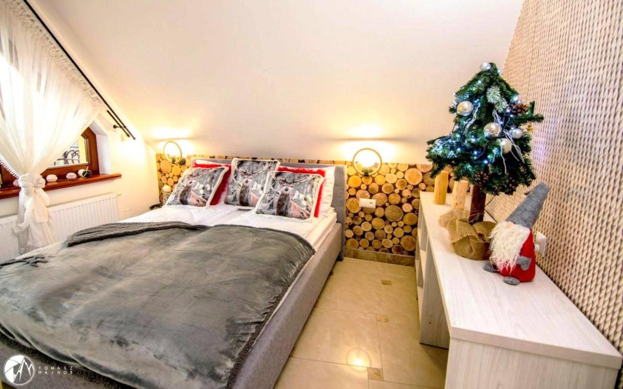 Bialy Jelen Z Basenem I Jacuzzi Bed & Breakfast Ostrowsko Dış mekan fotoğraf